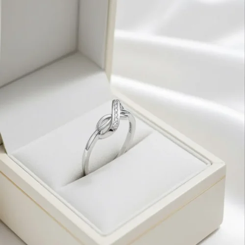 resized_1080x1350_ringbox_close Infinity Knot Sparkle Ring