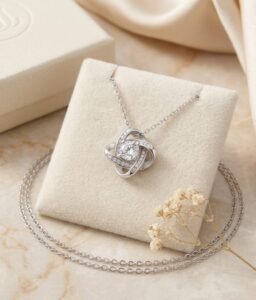 celestial-soiltare-pendant